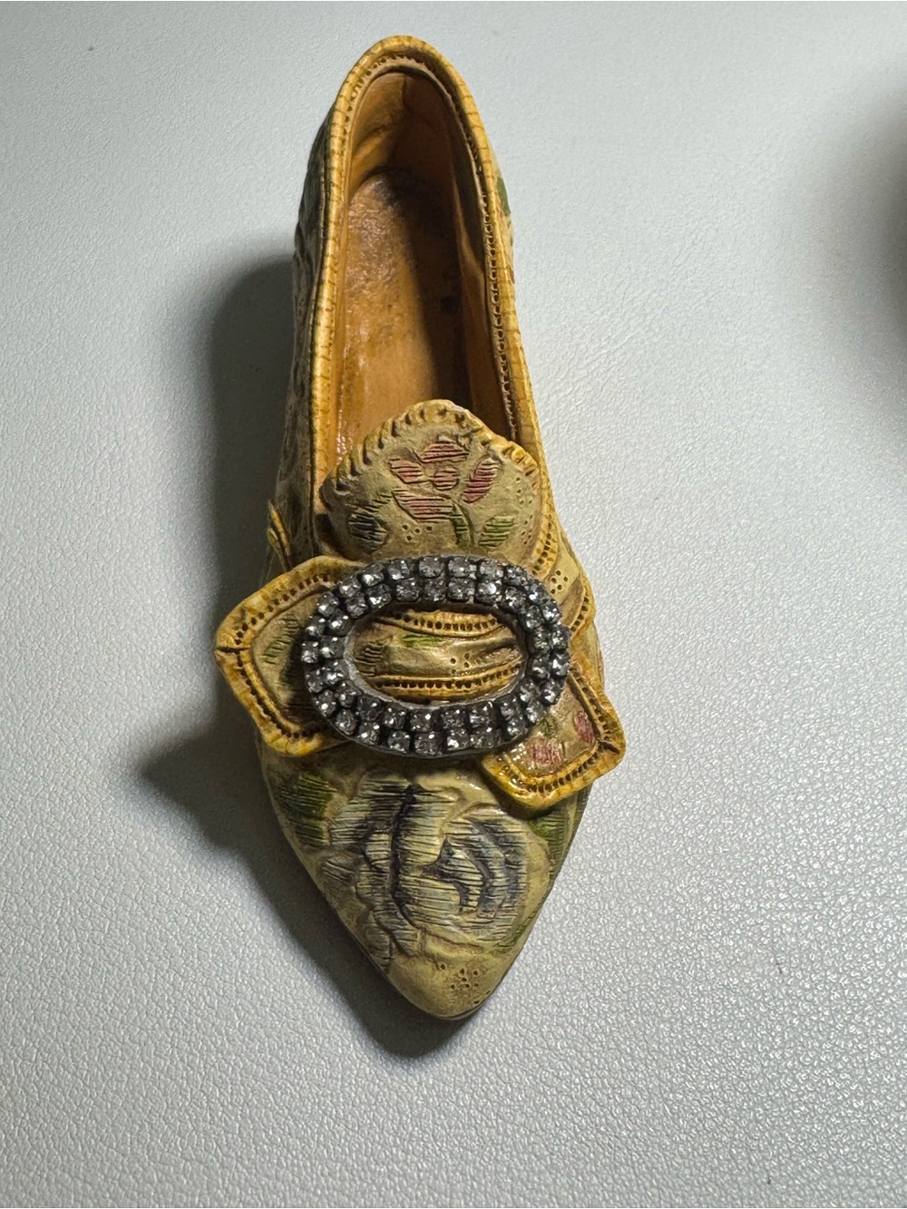 Just The Right Shoe by Raine “Afternoon Tea”